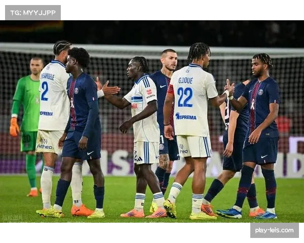 恩里克:球员需走出舒适区,球队竞争氛围日益激烈 恩里克:球员需走出舒适区,球队竞争氛围日益激烈