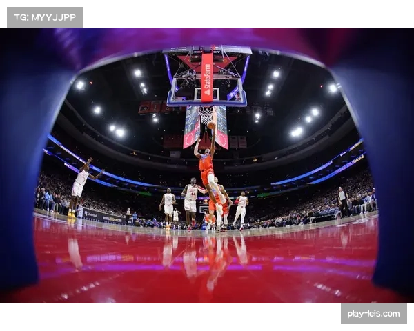 雷霆豪取七连胜强势领跑全联盟成为本赛季唯一不败球队 雷霆豪取七连胜强势领跑全联盟成为本赛季唯一不败球队