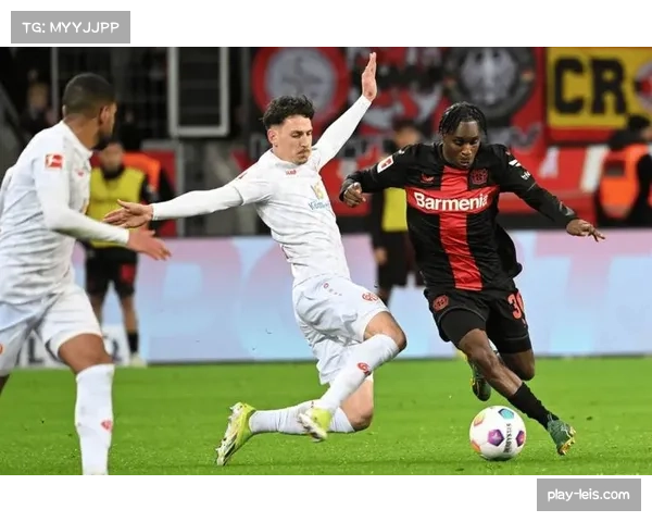 勒沃库森客场2-1逆转RB莱比锡,卫冕冠军展现战术深度与韧性 勒沃库森客场2-1逆转RB莱比锡,卫冕冠军展现战术深度与韧性